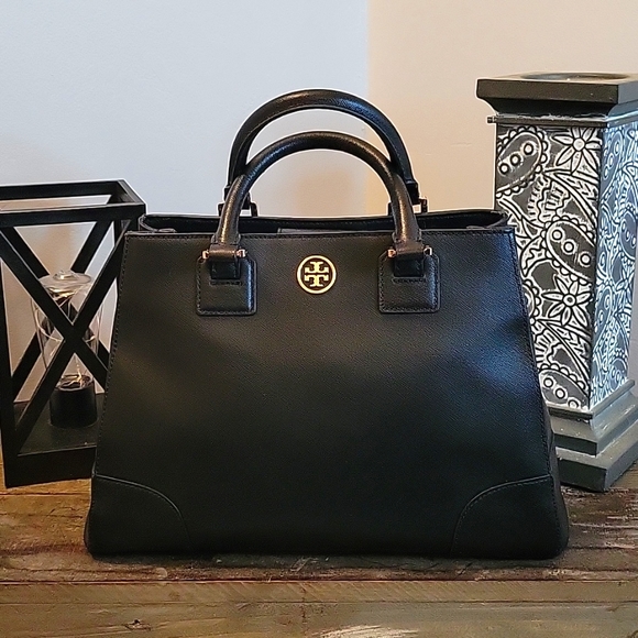 Tory Burch Handbags - Tory Burch Black Robinson Double Zip Shoulder Tote